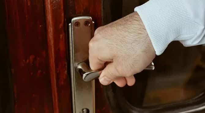 My Husband Took the Front Door Handles When He Left Because He ‘Bought Them’ — Just Three Days Later, Karma Had Her Say