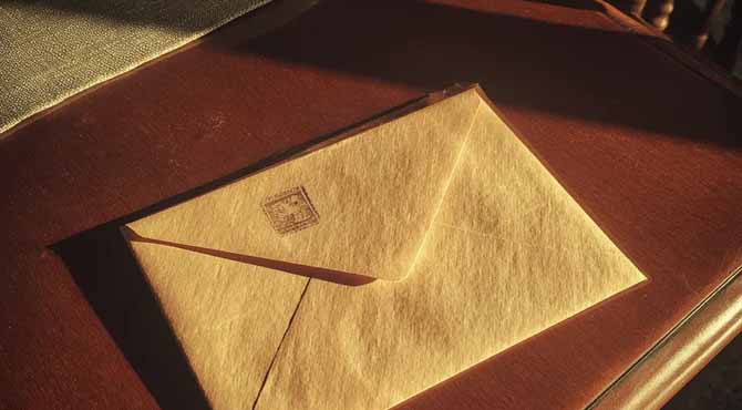 My Mom Abandoned Me With My Dad – 22 Years Later She Showed Up On Our Doorstep And Handed Me An Envelope