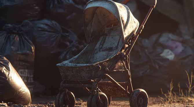 I Found a Baby Stroller at the Dump – When I Lifted the Cushion, I Screamed