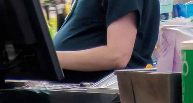 I Bought Lunch for a Pregnant Cashier After an Entitled Customer Yelled at Her – a Week Later, HR Called Me into Their Office