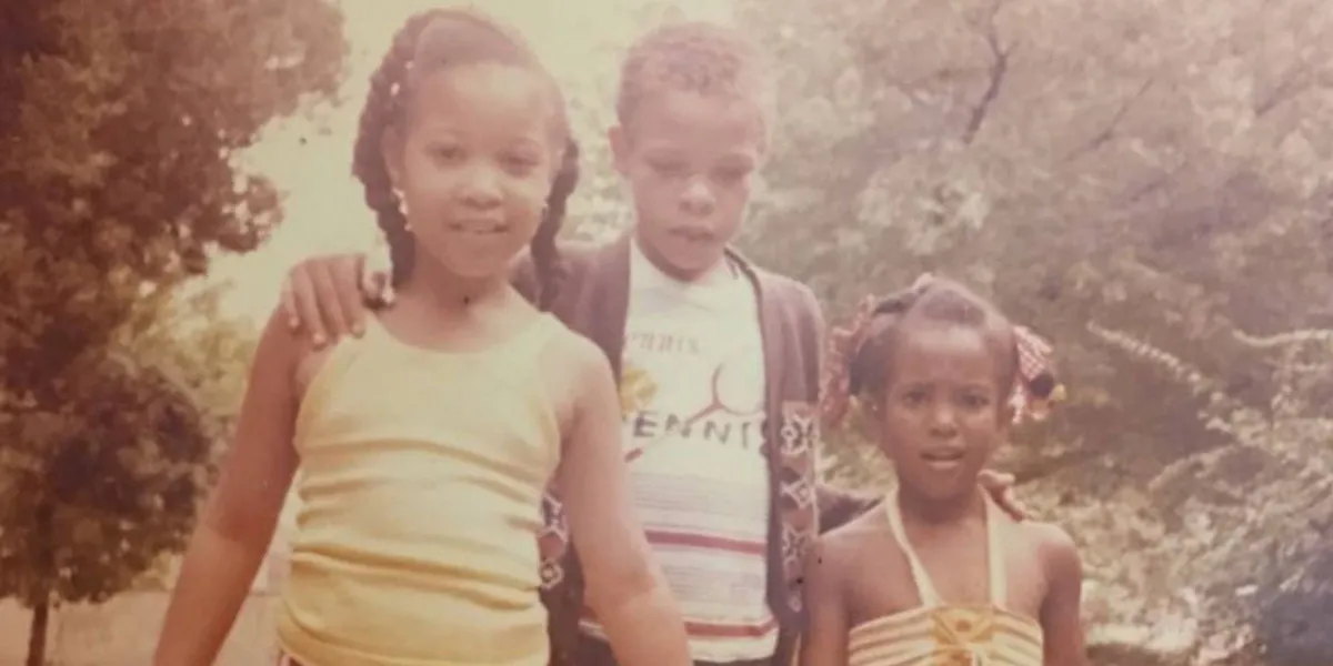 Two Sisters Die While Seven Others Make It Out Alive at Thanksgiving — Details