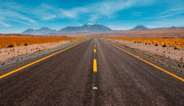 On Christmas Eve, My Car Tire Blew on a Desert Highway—Nearby, I Found a Hatbox That Changed My Life Forever