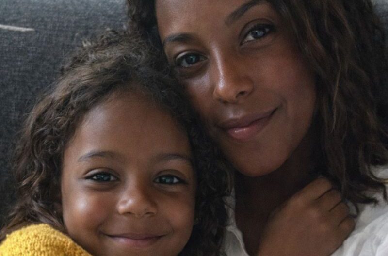 On Our Wedding Day, My Fiancé’s Daughter Slipped a Note into My Hand: ‘Don’t Marry My Dad. He’s Lying to You’