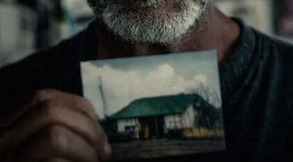 Man With Amnesia Found His Past in a Thrift Store Photo