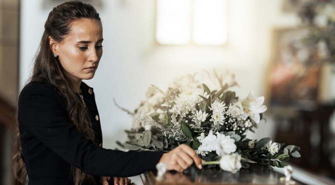 My Sister Refused to Pay a Penny for Our Mom’s Funeral