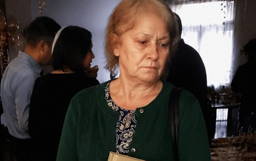 An Elderly Woman Showed up at My Wedding Holding a Baby Album – She Was Looking for My Mother
