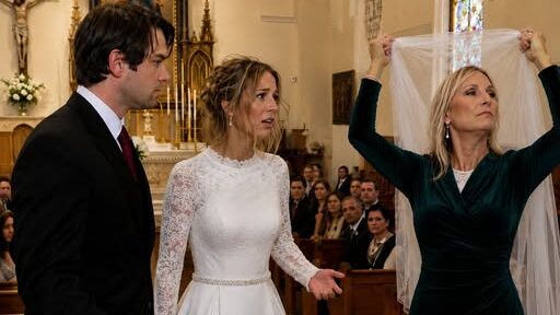 During My Wedding Vows, My Stepmom Removed My Veil, Placed It on Her Own Head, and Said, ‘This Was Supposed to Be Mine Anyway’ – What My Father Did Next Made Everyone Gasp
