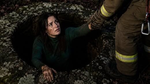I Fell into an Old Well in the Forest – In the Darkness, I Found a Hidden Door
